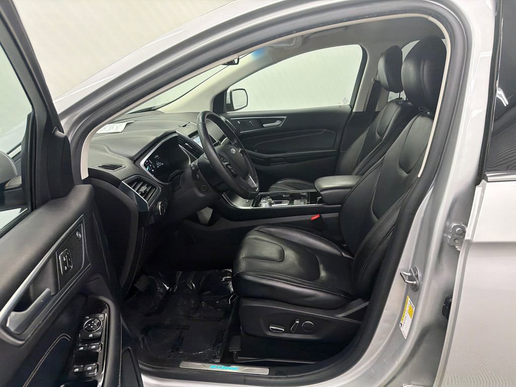Used 2019 Ford Edge Titanium image 9