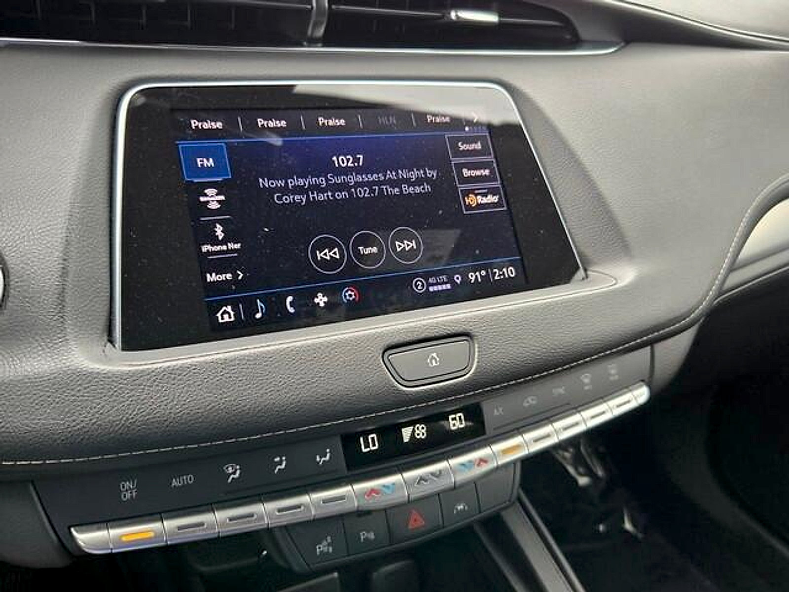 Used 2022 Cadillac XT4 Premium Luxury w/ Enhanced Visibility Package FWD image 17