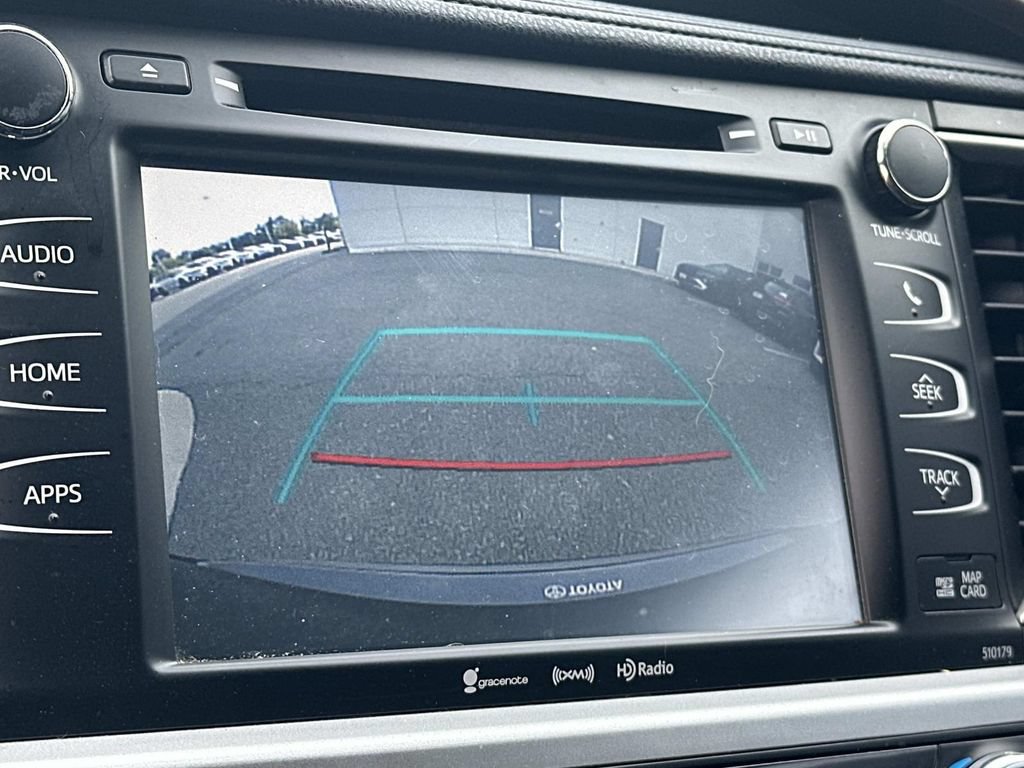 Used 2018 Toyota Highlander XLE AWD/4WD image 16