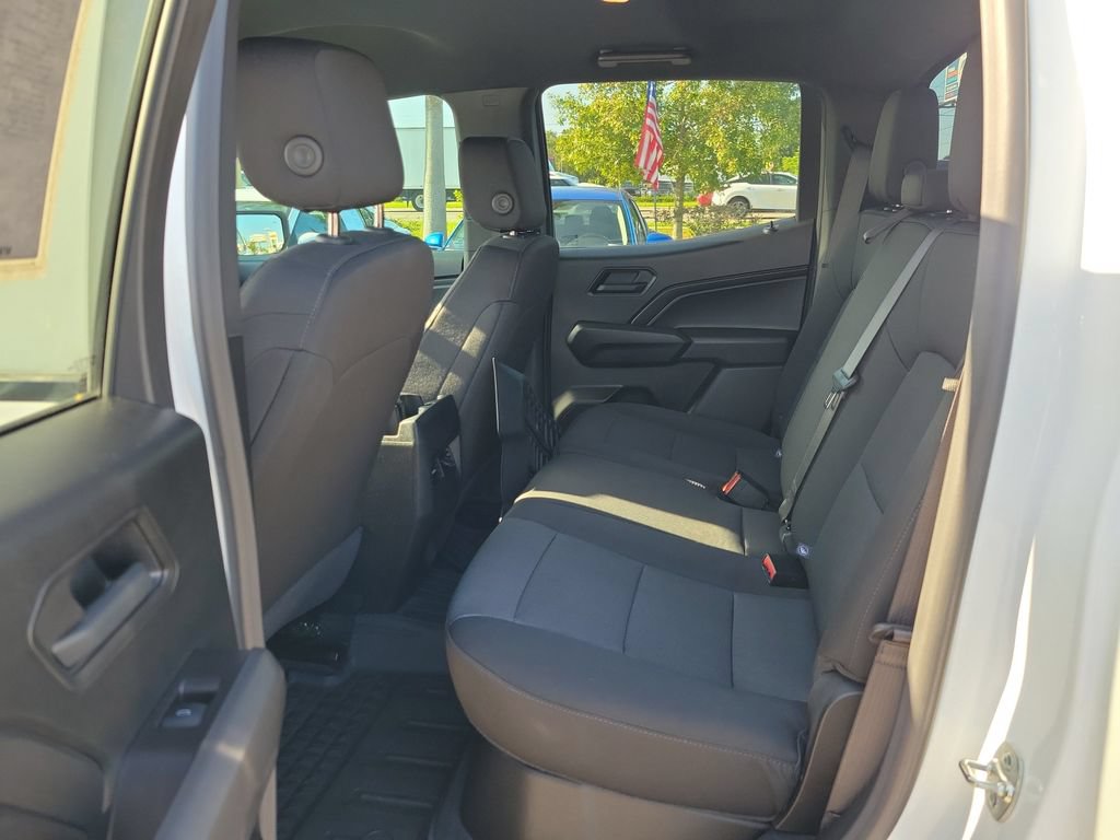 Used 2025 Chevrolet Colorado W/T w/ WT Convenience Package II RWD image 9
