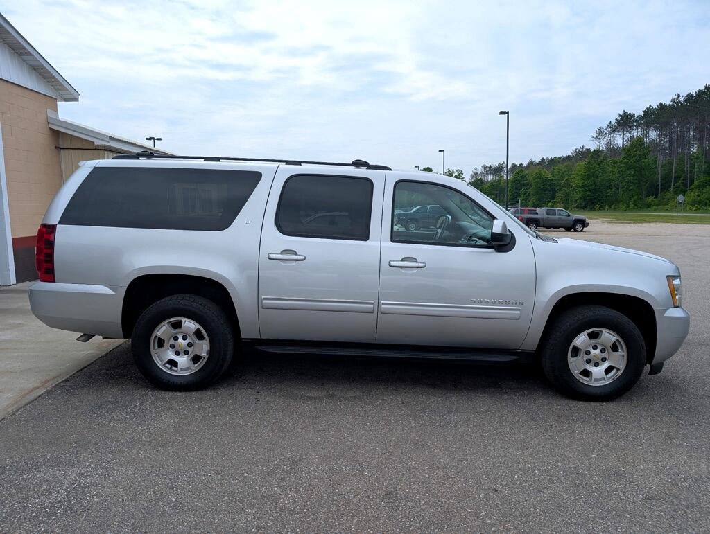Used 2012 Chevrolet Suburban LT w/ Luxury Package image 4