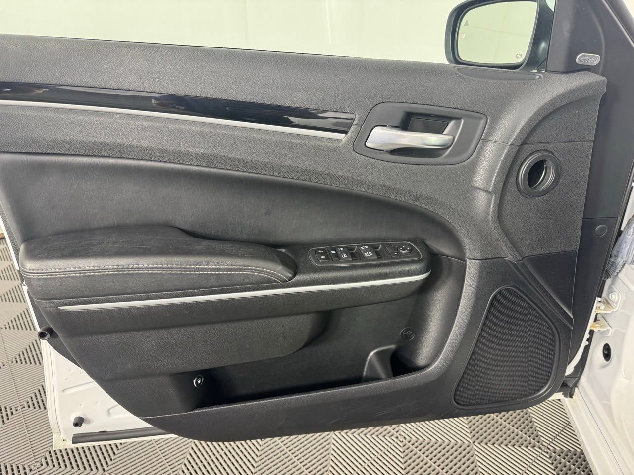 Used 2023 Chrysler 300 S RWD image 10