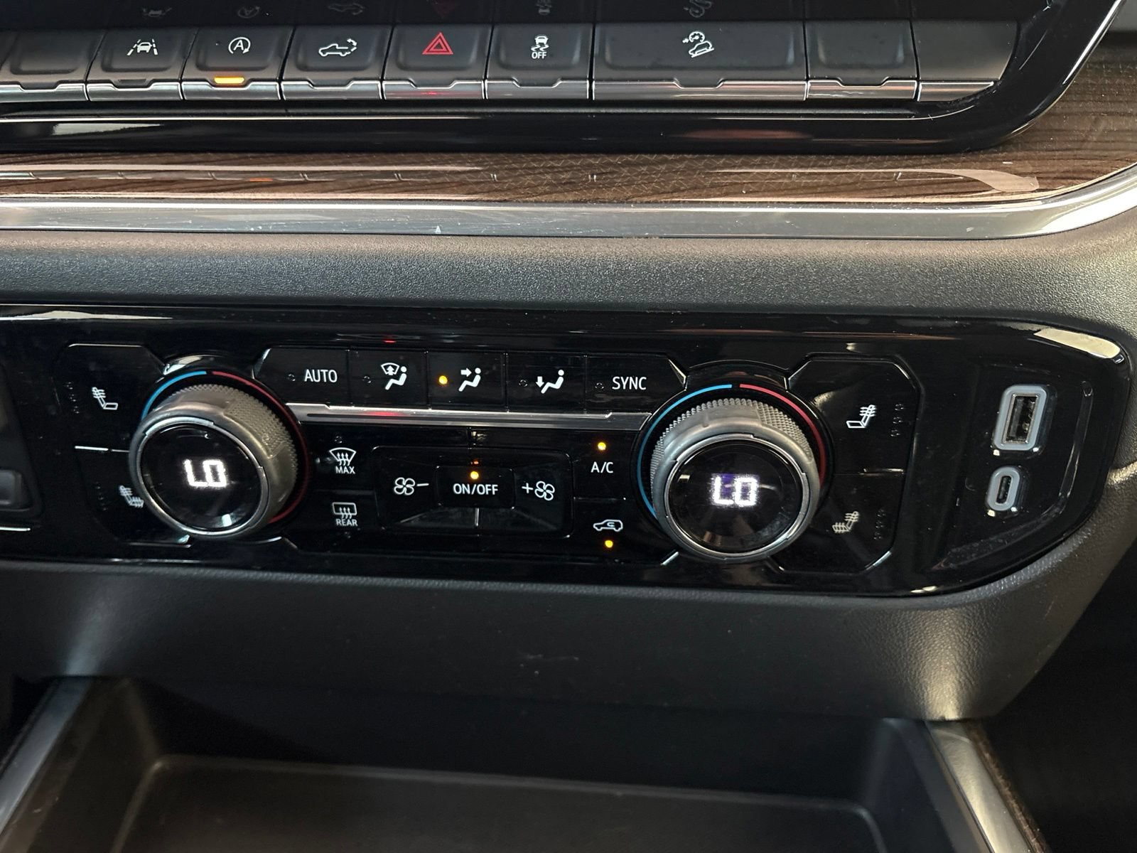 Used 2024 Chevrolet Silverado 1500 LT Trail Boss w/ Convenience Package II AWD/4WD image 22