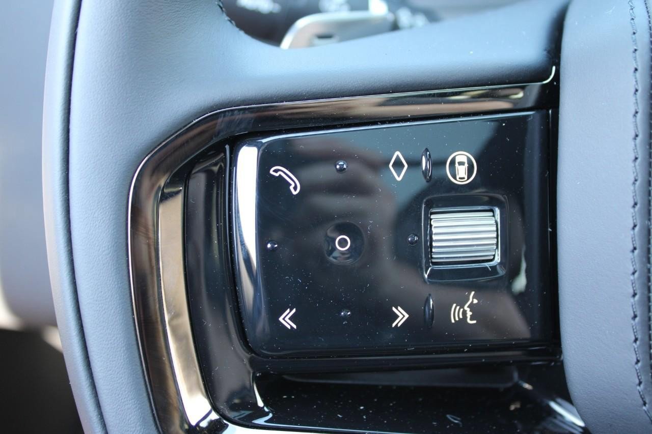 Used 2025 Land Rover Range Rover Velar Dynamic SE image 21