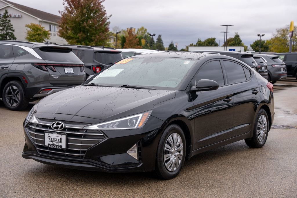 Used 2020 Hyundai Elantra SE w/ Winter Weather Package image 3