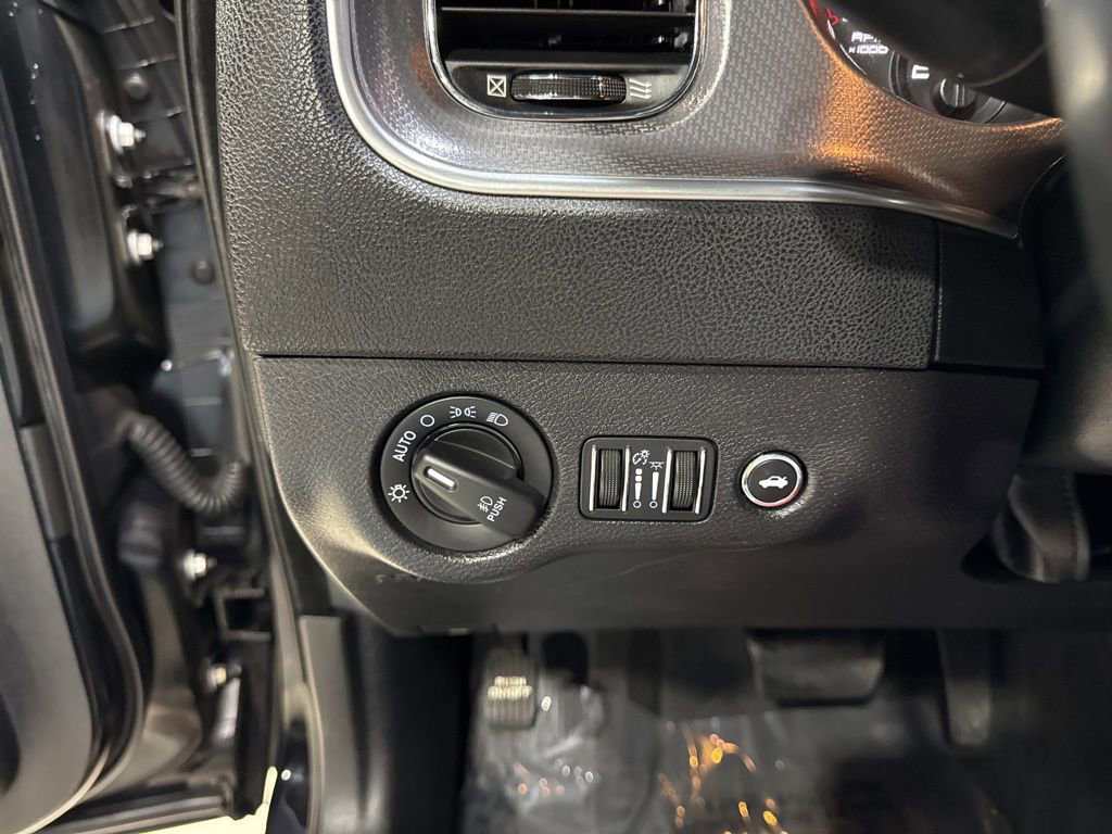 Used 2013 Dodge Charger R/T AWD/4WD image 14