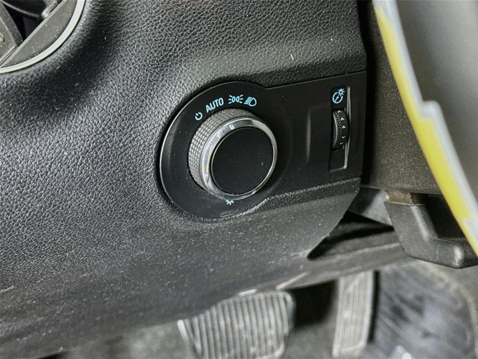 Used 2011 Chevrolet Camaro LT w/ RS Package RWD image 10