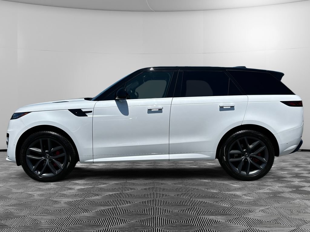Used 2024 Land Rover Range Rover Sport Dynamic SE AWD/4WD image 2