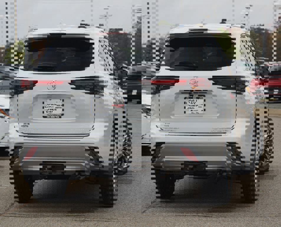 New 2026 Toyota Highlander Platinum image 36