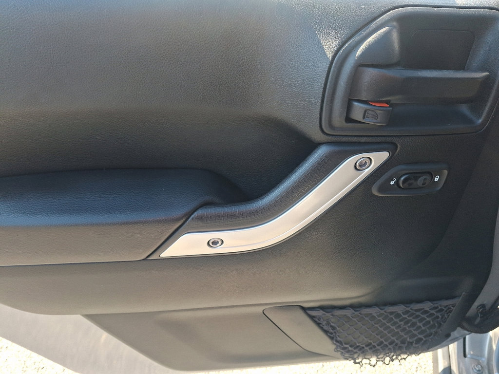 Used 2018 Jeep Wrangler Unlimited Rubicon w/ Cold Weather Group image 22