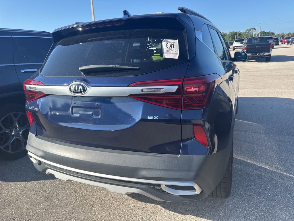 Used 2021 Kia Seltos EX image 4