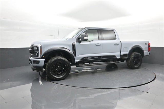 New 2026 Ford F250 Lariat w/ Black Appearance Package image 4