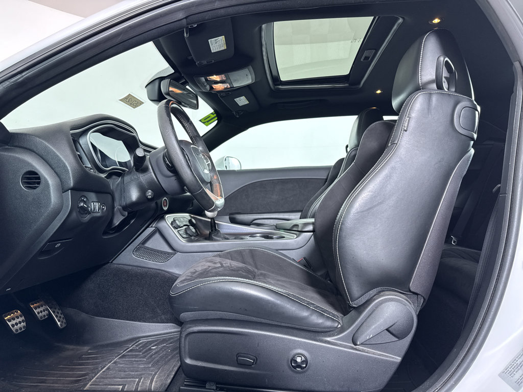 Used 2016 Dodge Challenger SRT w/ Technology Group image 6
