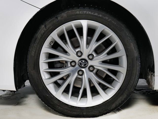 Used 2019 Toyota Camry XLE w/ Navigation Package image 34