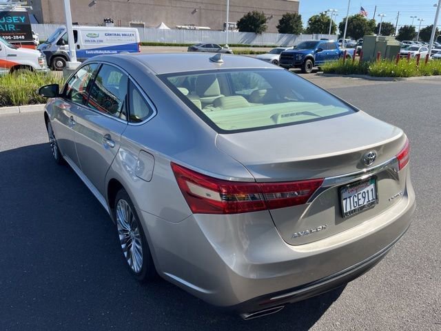 Used 2016 Toyota Avalon Limited w/ Toyota Safety Sense Package FWD image 5