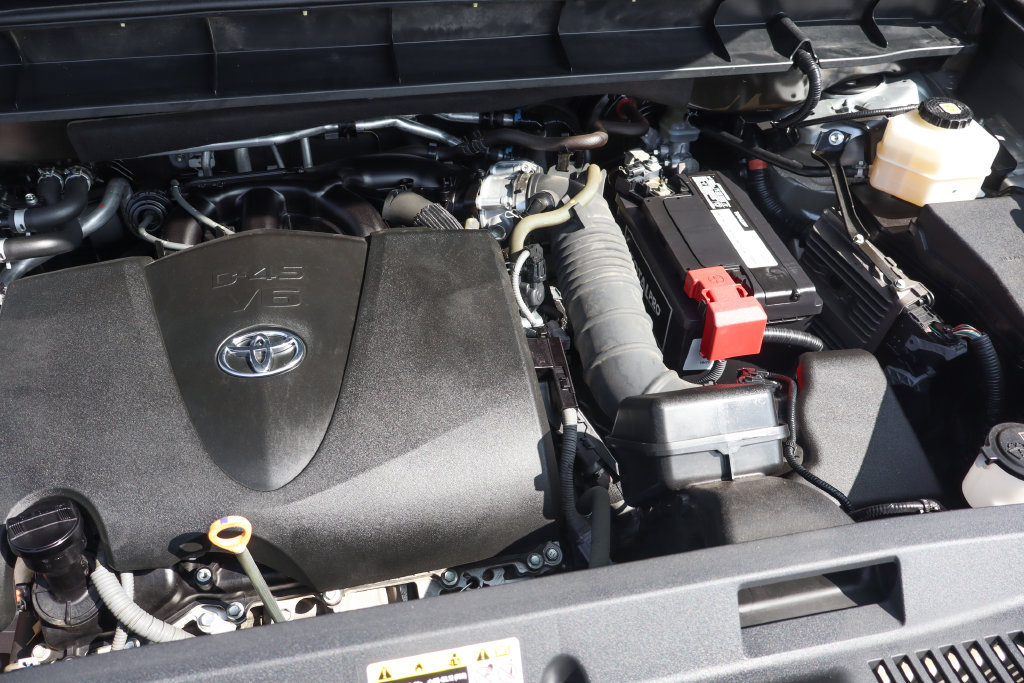 Used 2021 Toyota Highlander L FWD image 13