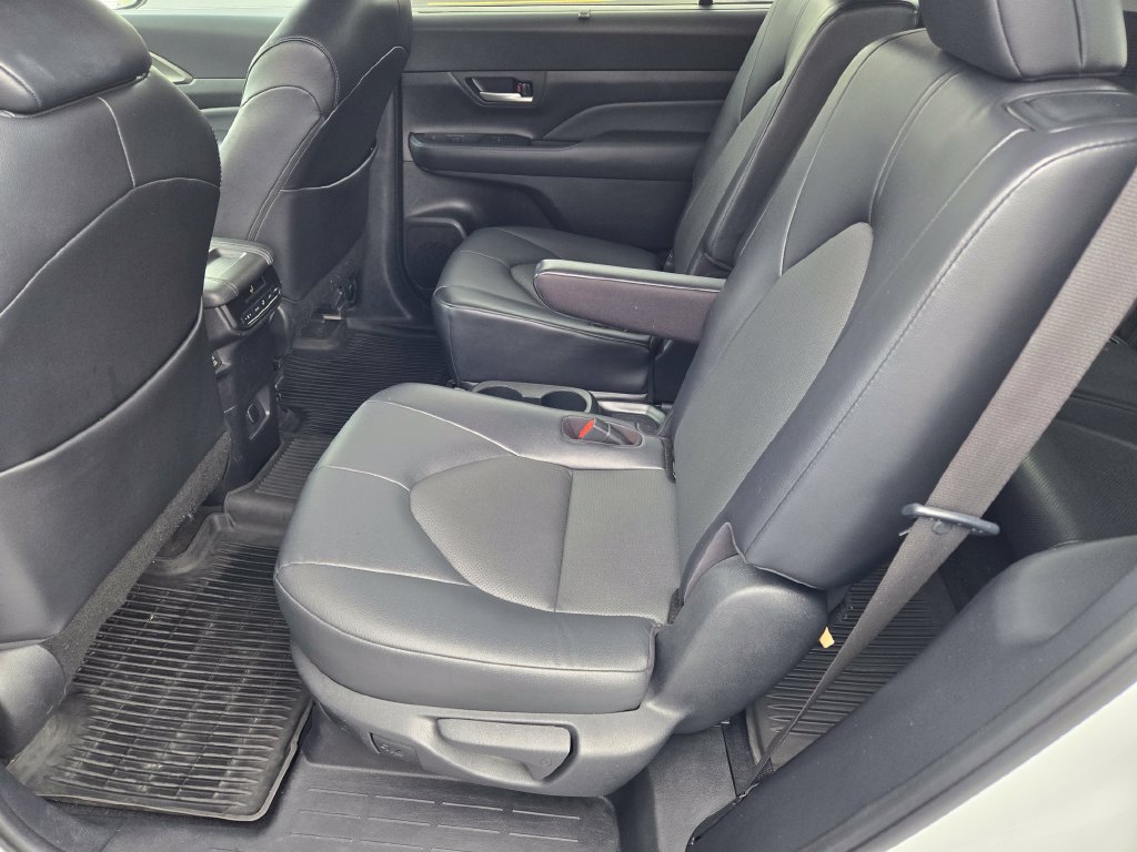 Used 2024 Toyota Grand Highlander AWD image 28