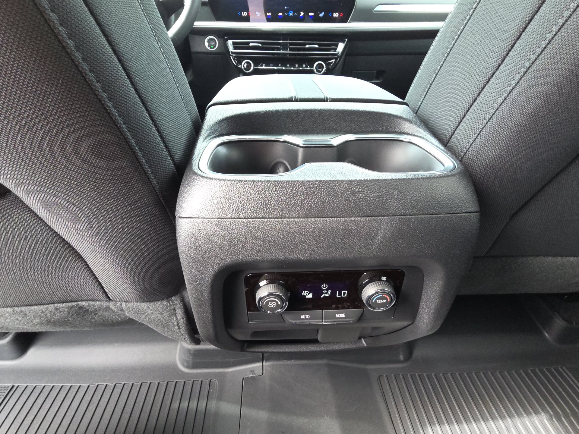 New 2026 Chevrolet Traverse LT w/ Enhanced Driving Package FWD image 30