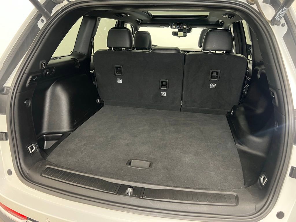 Used 2024 Jeep Grand Cherokee Limited image 7