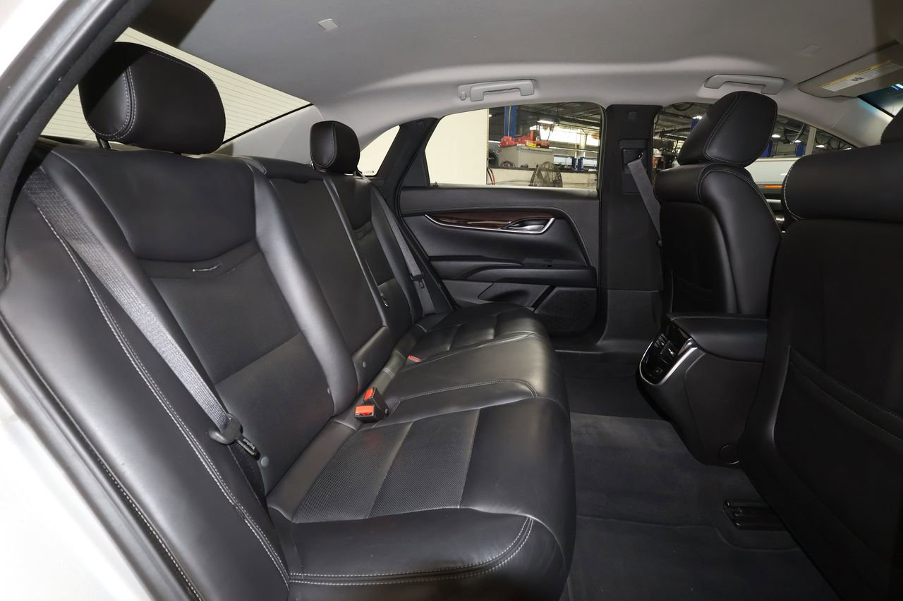 Used 2017 Cadillac XTS Luxury FWD image 16