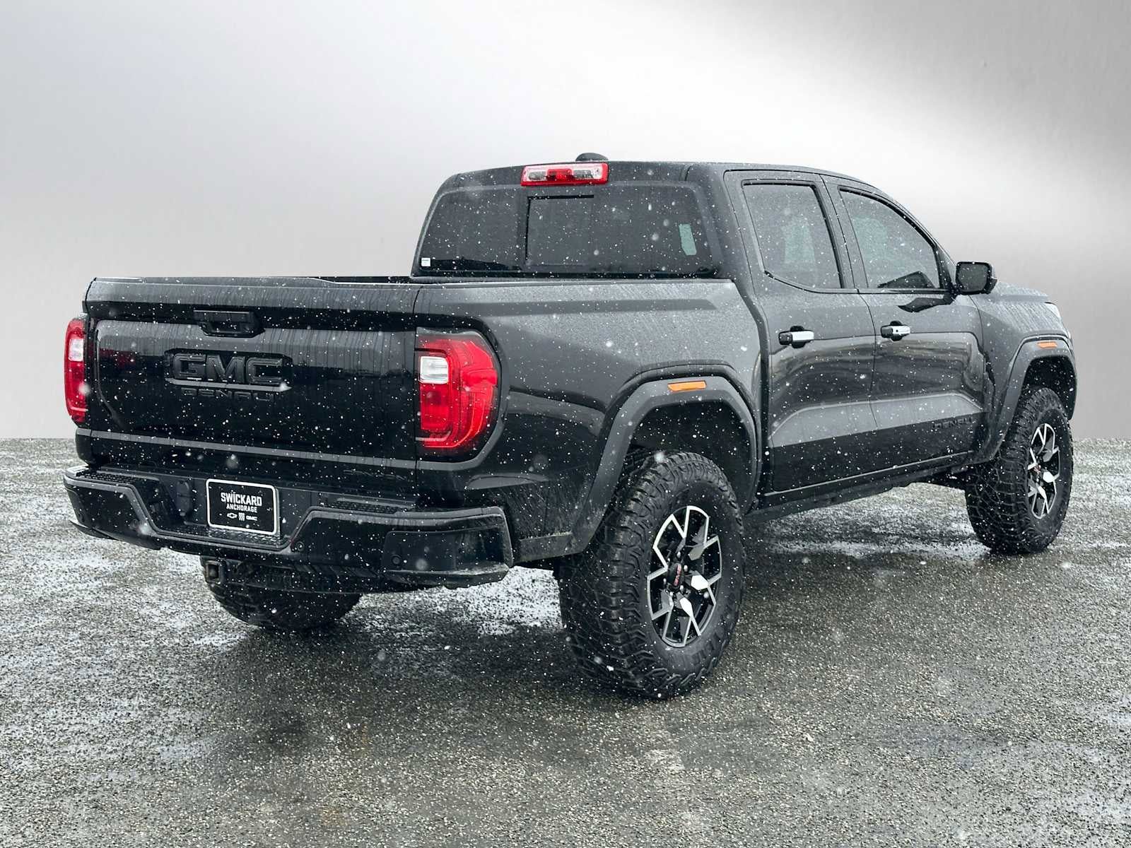 Used 2023 GMC Canyon Denali AWD/4WD image 3