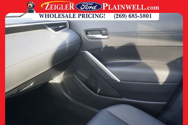 Used 2023 Toyota Corolla Cross XLE w/ Convenience Package image 28