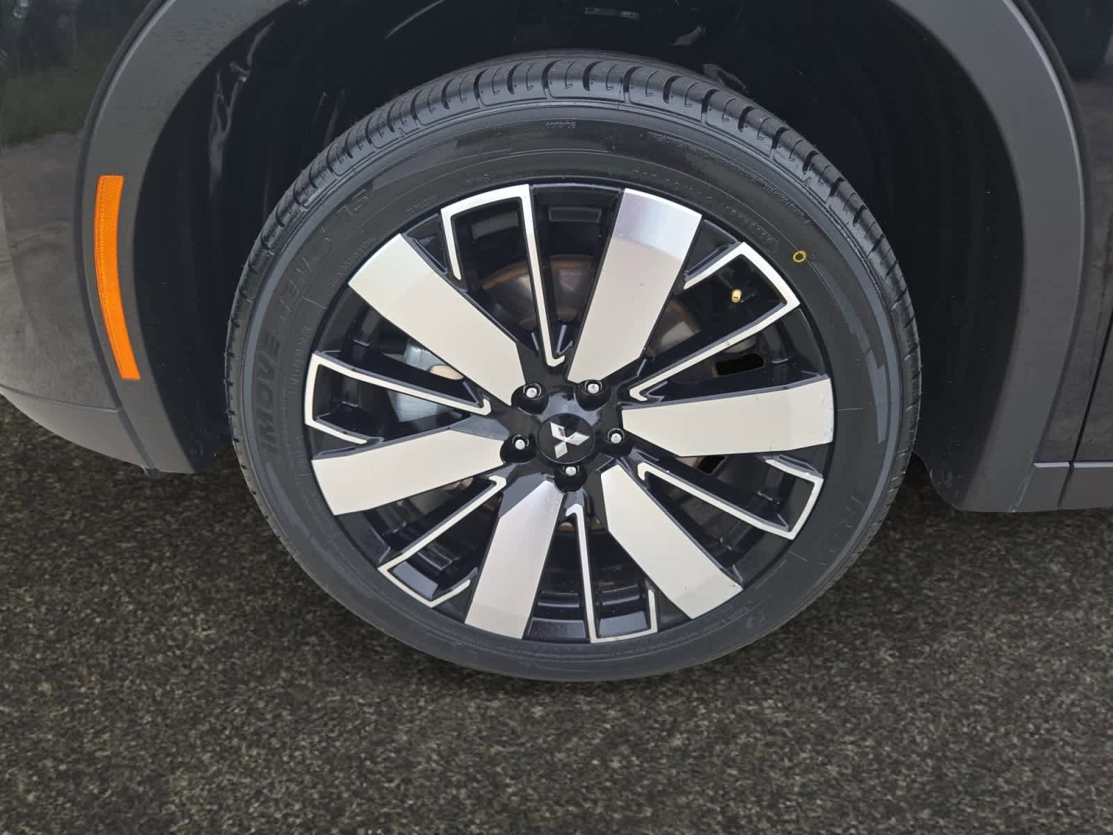 Used 2025 Mitsubishi Outlander SE AWD/4WD image 14