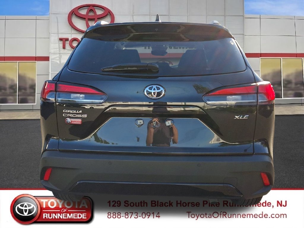 Certified 2026 Toyota Corolla Cross XLE FWD image 5