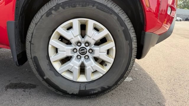 Used 2022 Nissan Frontier SV AWD/4WD image 9
