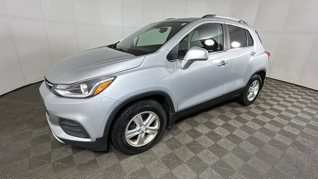 Used 2017 Chevrolet Trax LT w/ LT Convenience Package FWD image 7