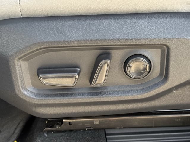 Used 2024 Toyota Tundra Limited AWD/4WD image 29