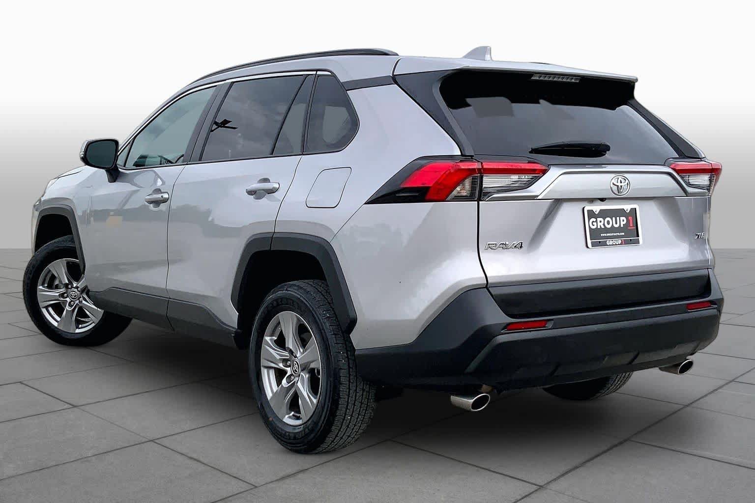 Used 2024 Toyota RAV4 XLE FWD image 11