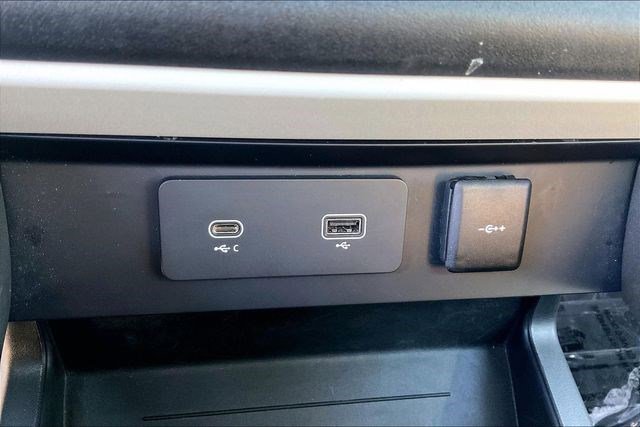 Used 2024 Land Rover Defender 110 X-Dynamic SE image 37