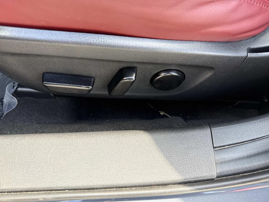 Used 2022 MAZDA MAZDA3 s FWD image 28