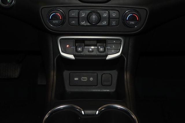 Used 2023 GMC Terrain SLE w/ Driver Convenience Package image 38