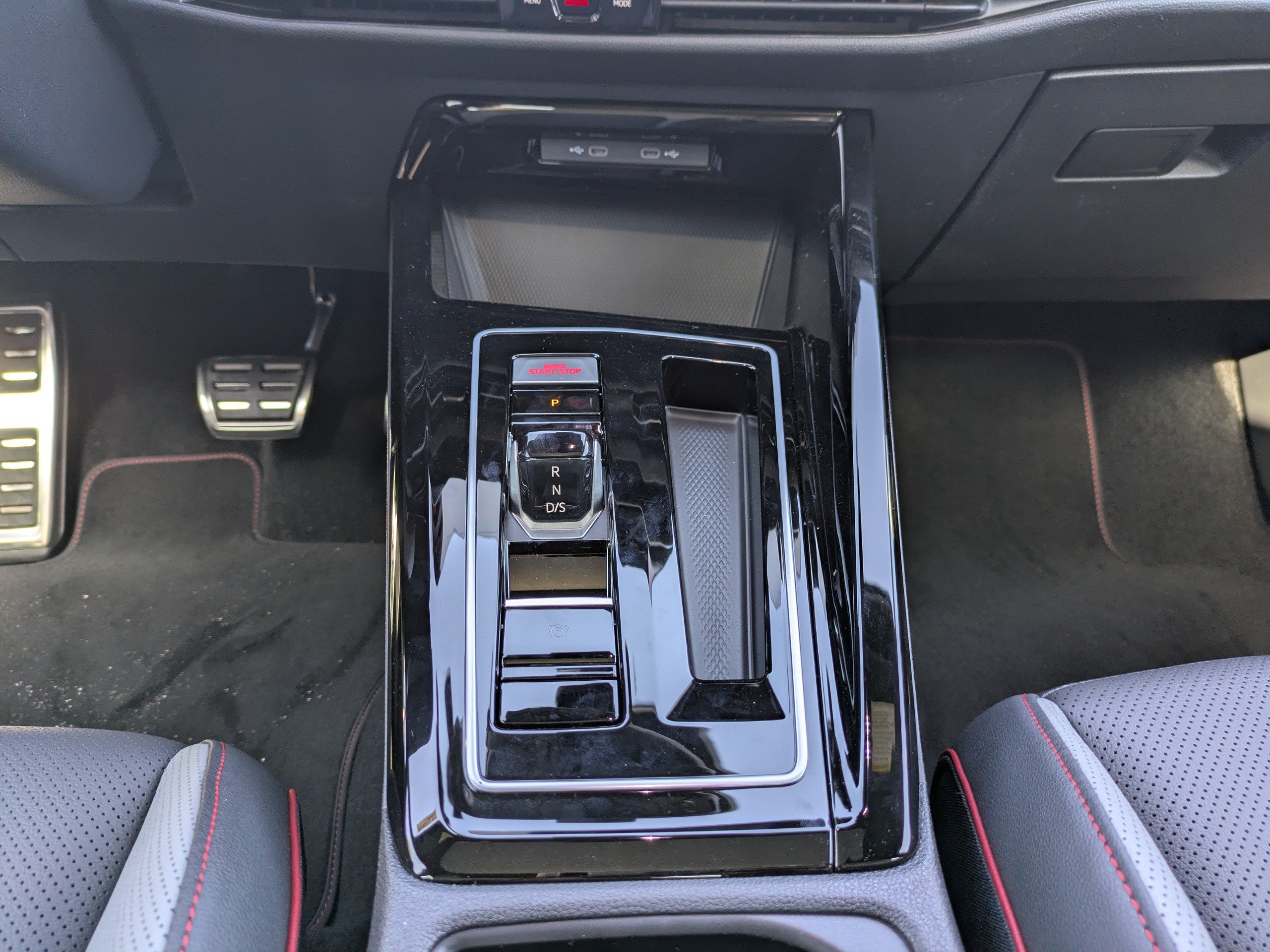 New 2026 Volkswagen GTI SE FWD image 18