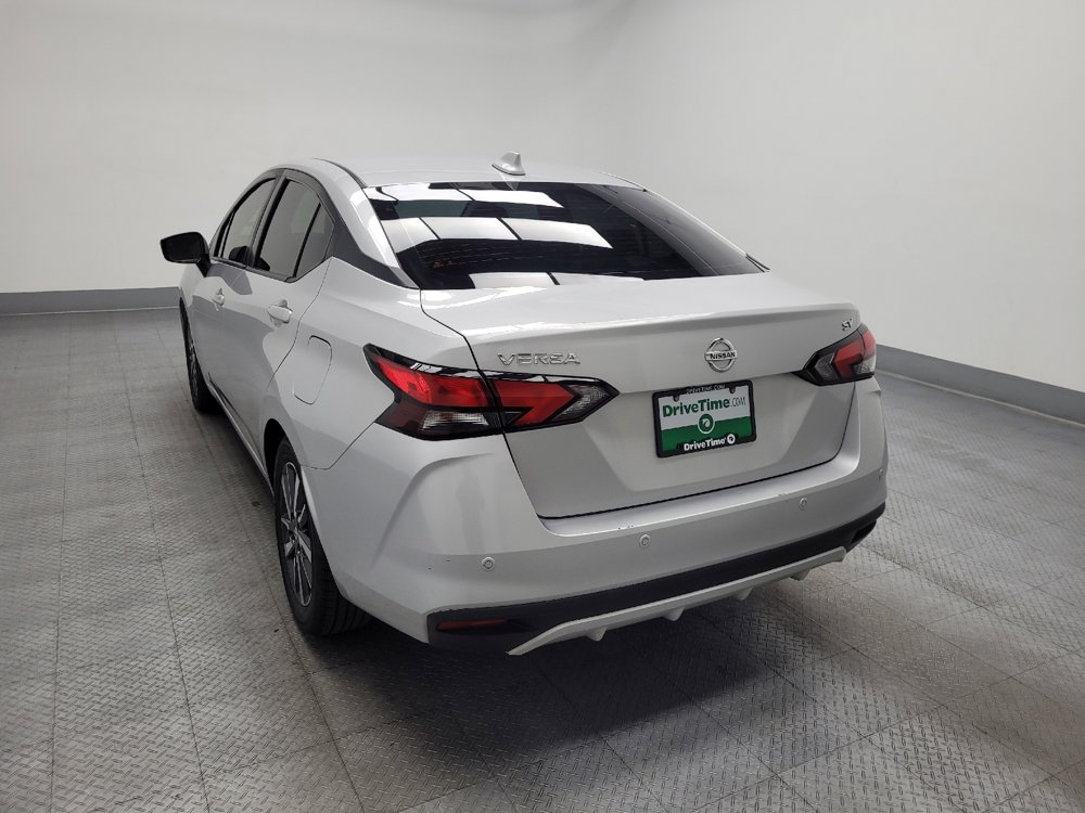 Used 2020 Nissan Versa SV image 5