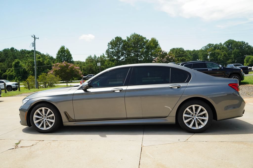 Used 2019 BMW 750i w/ Executive Package RWD image 24