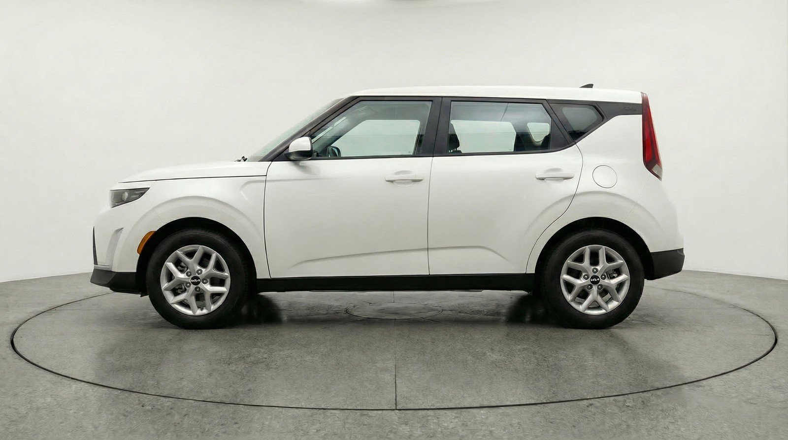 Used 2025 Kia Soul LX w/ LX Technology Package image 5