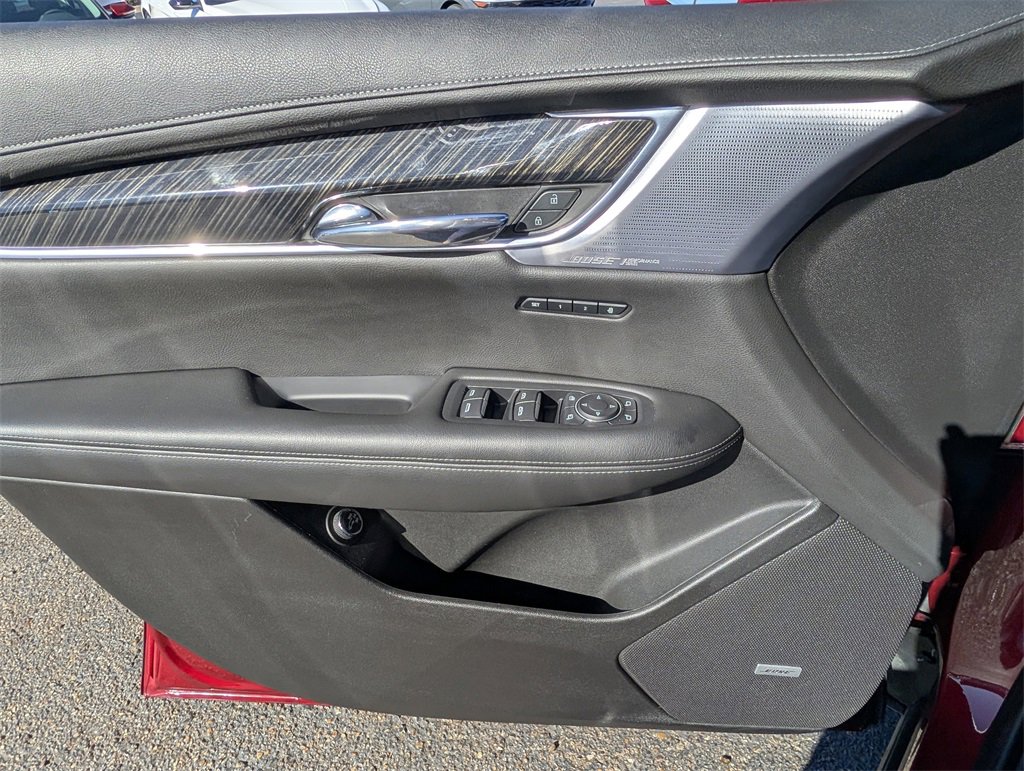 Used 2020 Cadillac XT6 Premium Luxury image 25