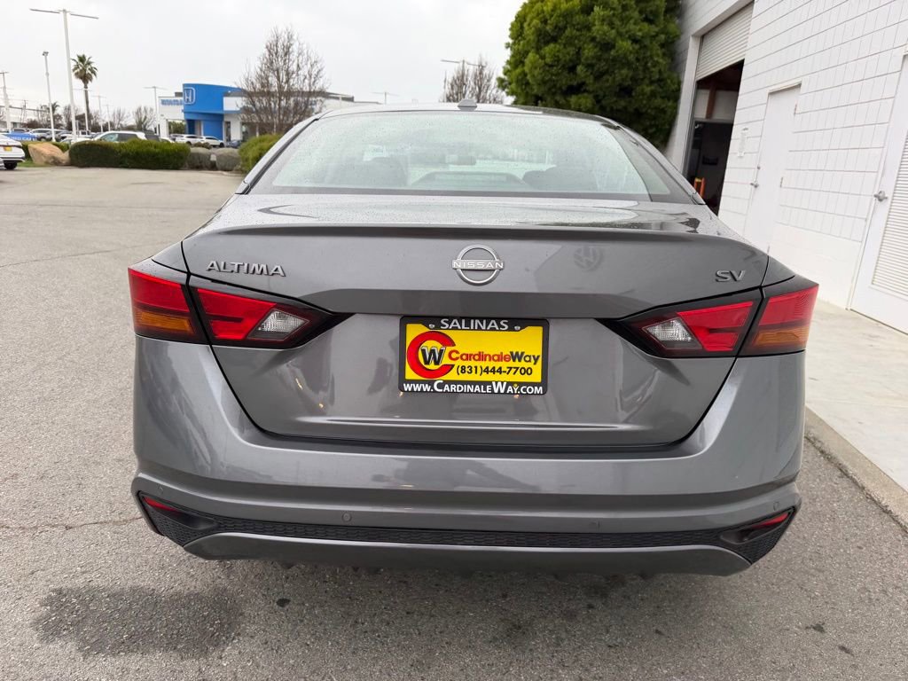 Used 2024 Nissan Altima 2.5 SV FWD image 5