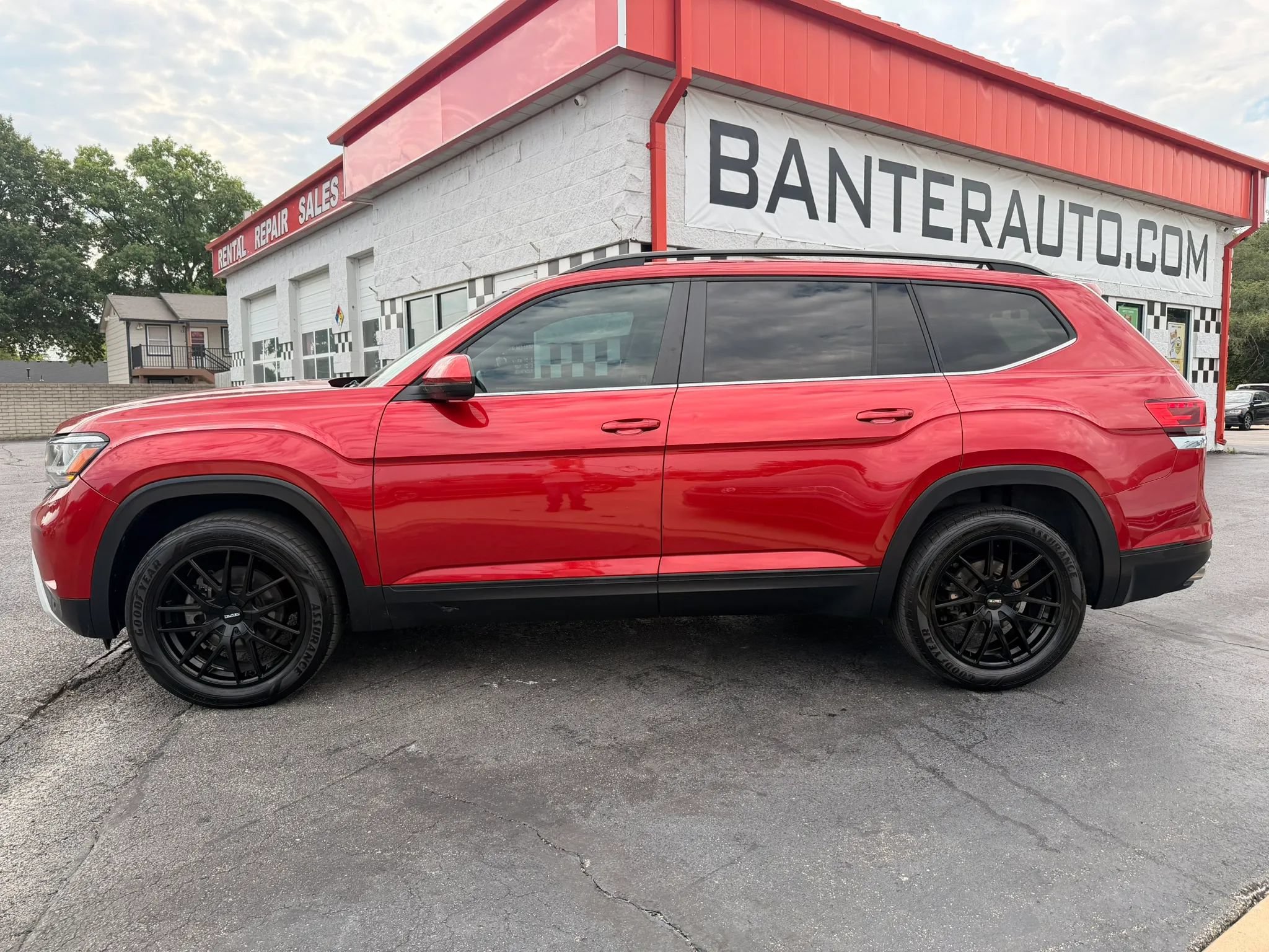 Used 2021 Volkswagen Atlas SE FWD image 2