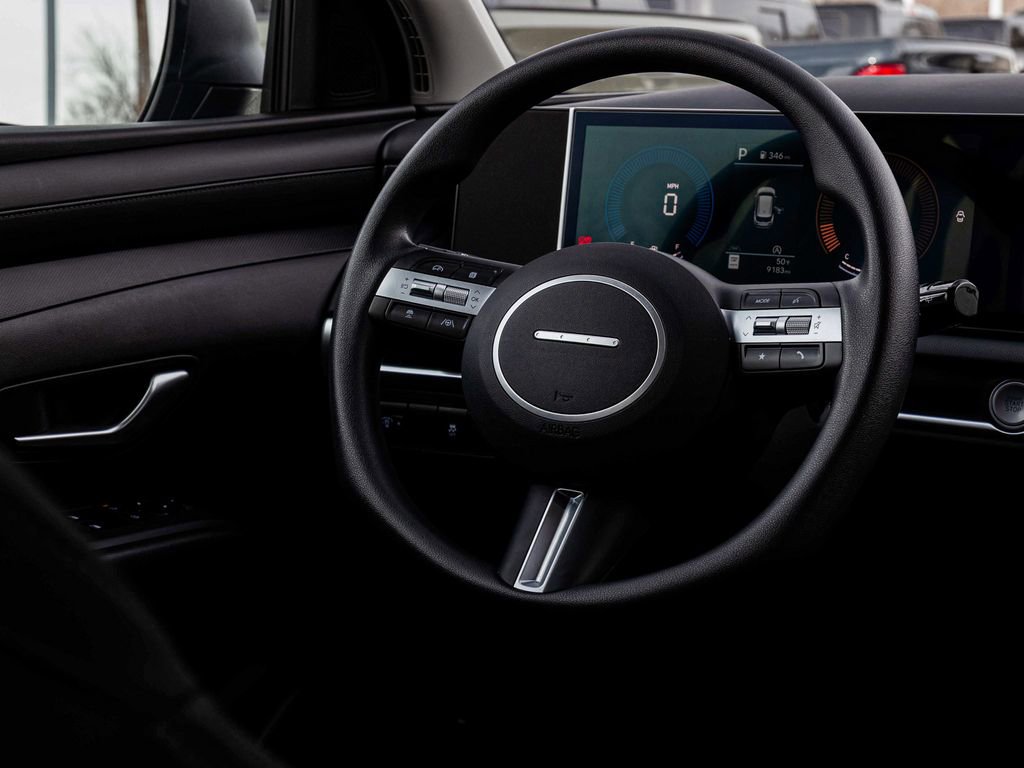 Used 2025 Hyundai Tucson SE AWD/4WD image 25