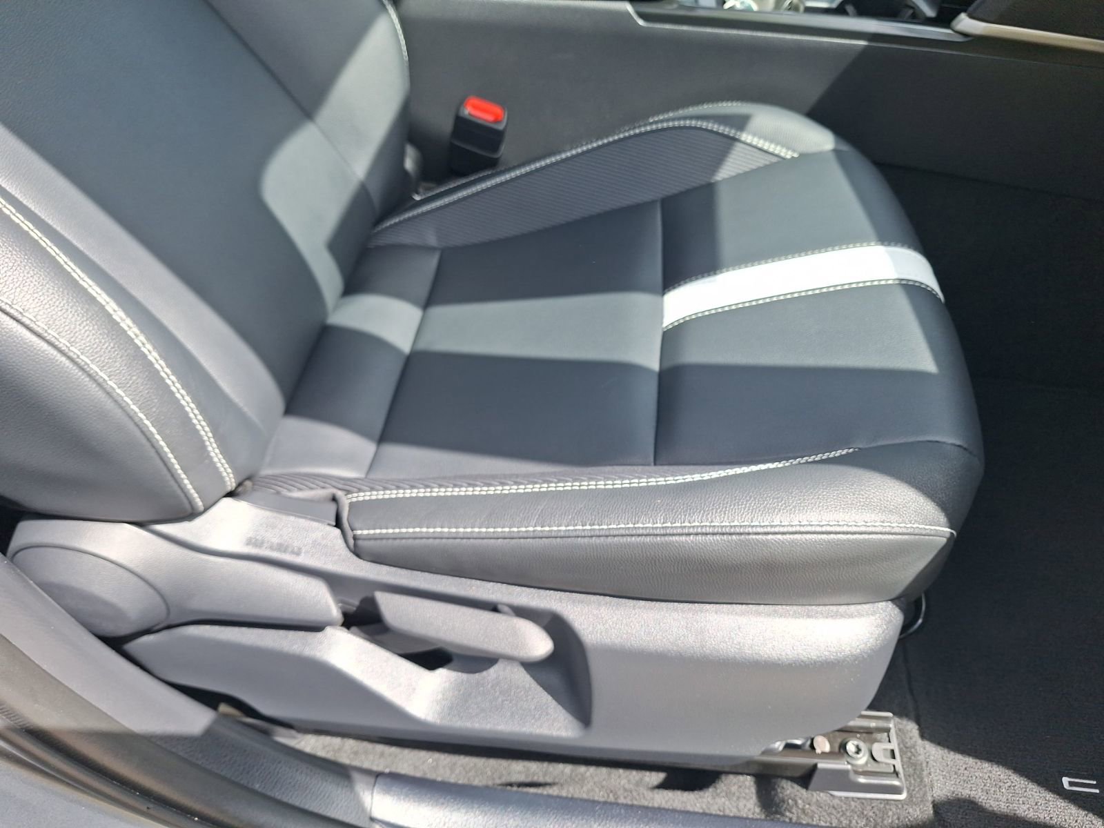 Used 2025 Toyota Camry SE w/ Convenience Package FWD image 33