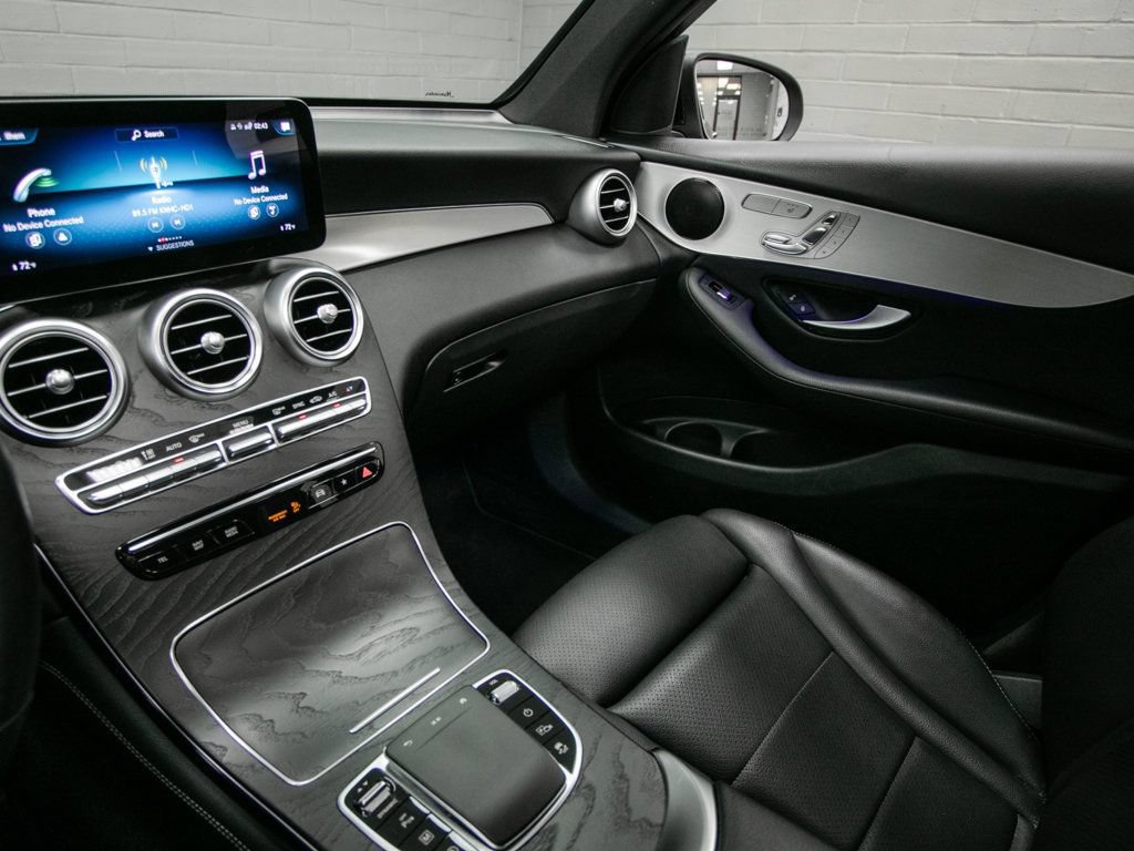 Used 2021 Mercedes-Benz GLC 300 4MATIC image 16