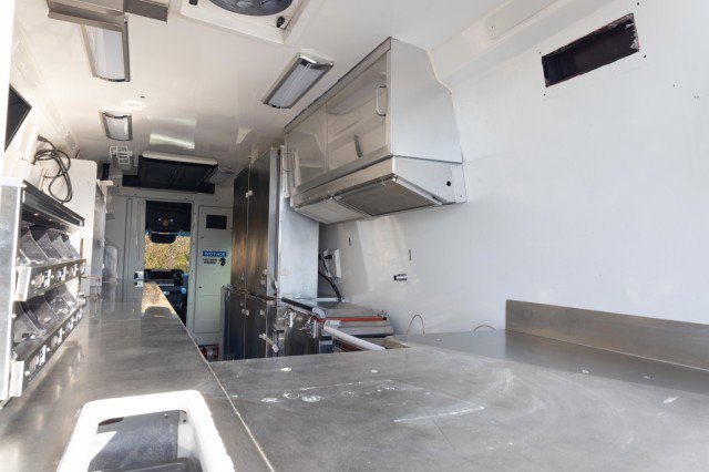 Used 2021 Mercedes-Benz Sprinter 4500 w/ Parking Package image 8