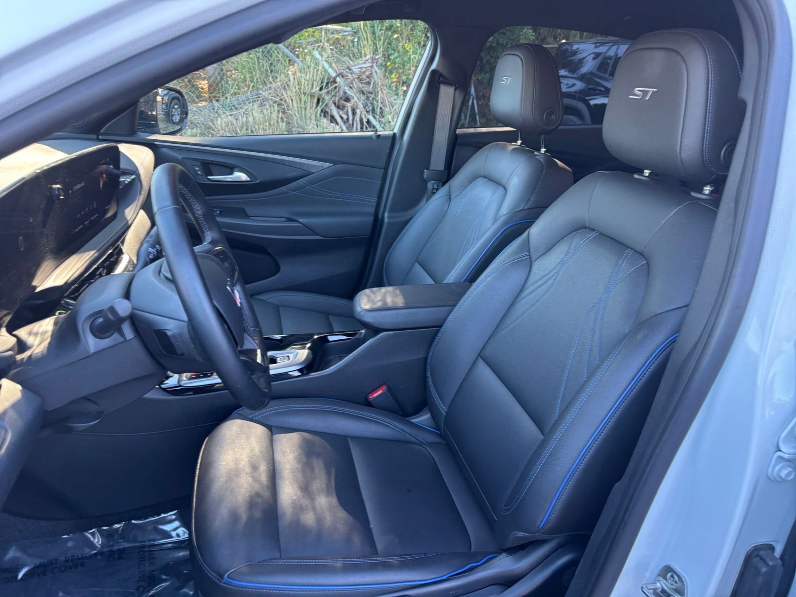 Used 2025 Buick Envista Sport Touring image 36