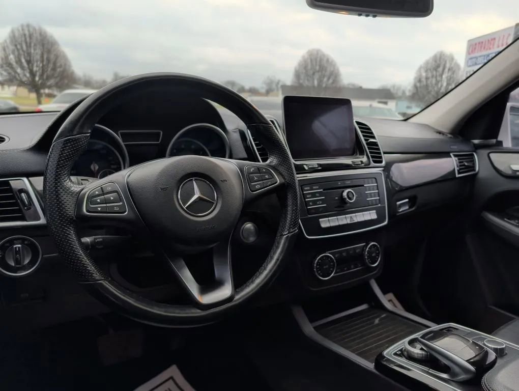 Used 2017 Mercedes-Benz GLE 550e image 17