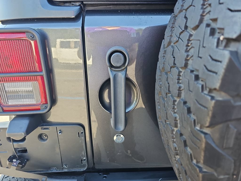 Used 2018 Jeep Wrangler Unlimited Sport AWD/4WD image 33