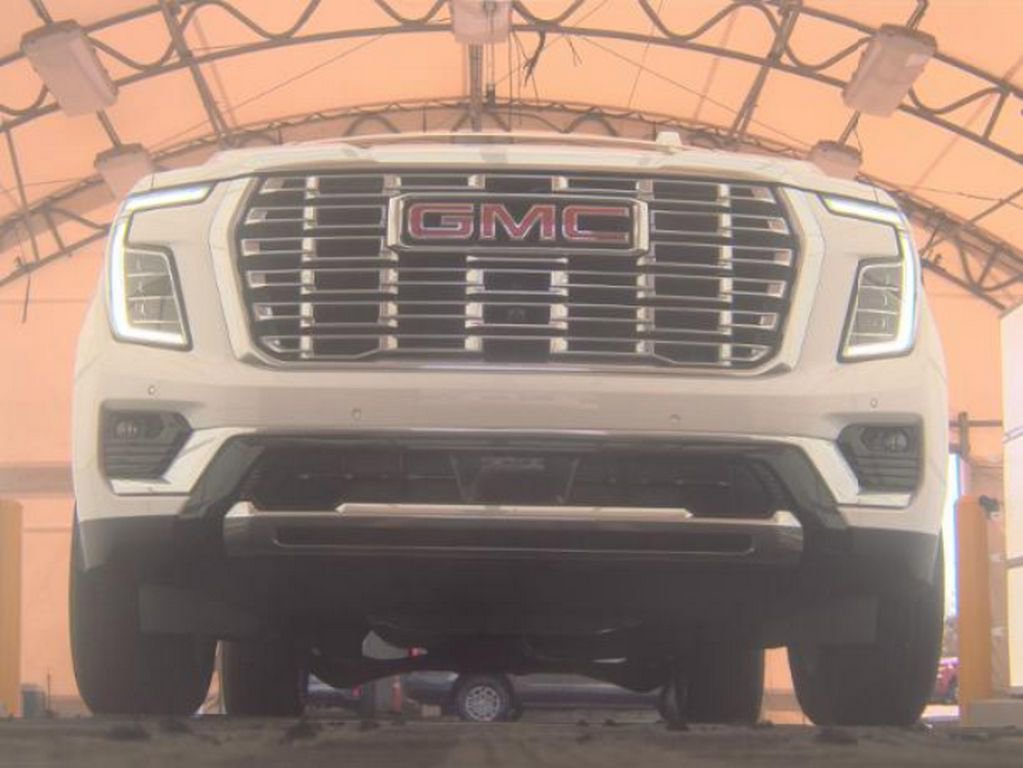 Used 2025 GMC Yukon Denali image 3